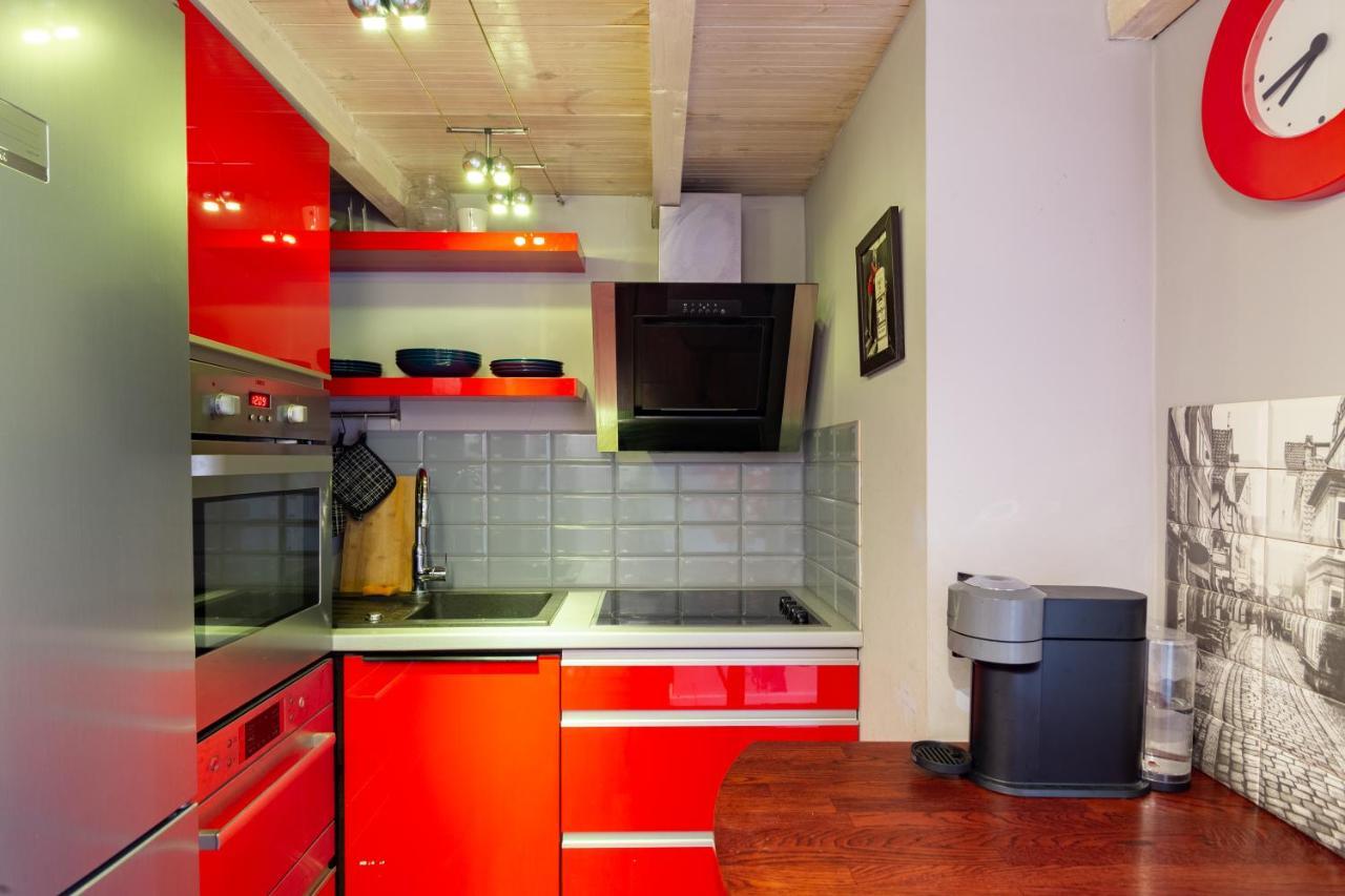Lilly Apartment Main Train Station Old Town By The Castle Suites คราคูฟ ภายนอก รูปภาพ