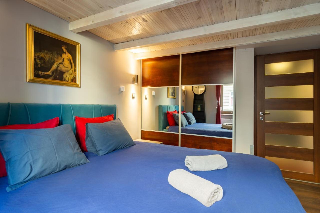 Lilly Apartment Main Train Station Old Town By The Castle Suites คราคูฟ ภายนอก รูปภาพ