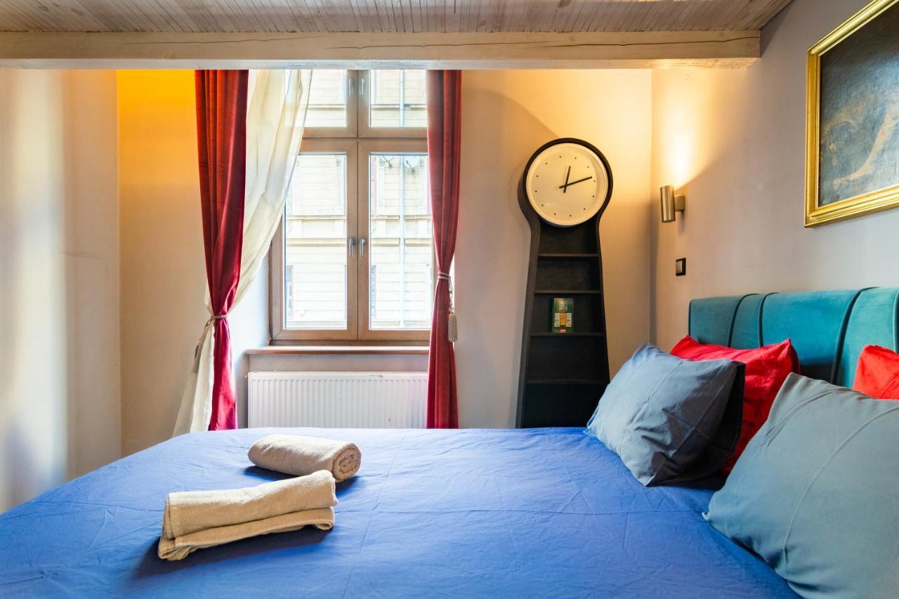 Lilly Apartment Main Train Station Old Town By The Castle Suites คราคูฟ ภายนอก รูปภาพ